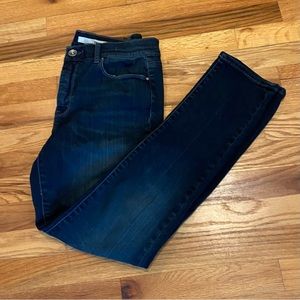 LADIES NWOT DKNY SKINNY JEANS